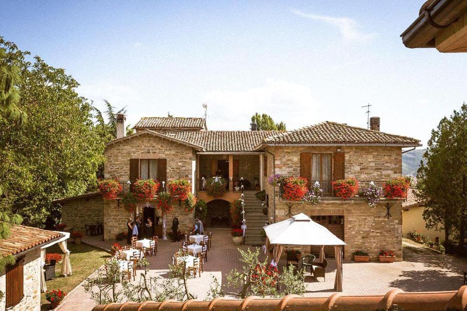 Aurora Villa Gubbio Bagian luar foto