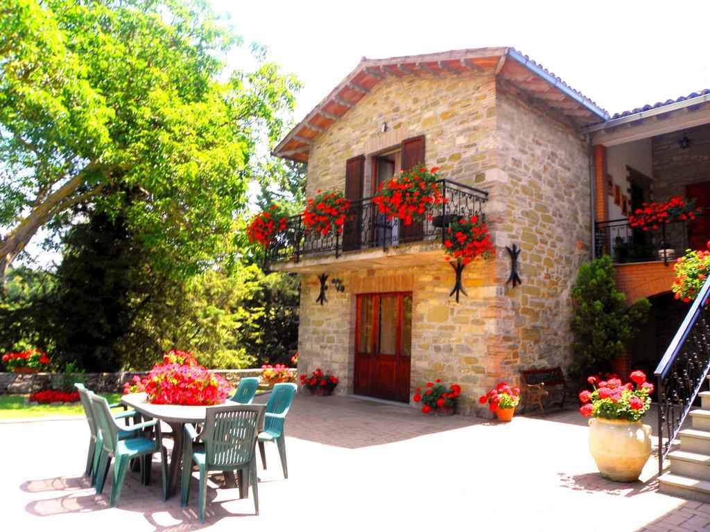 Aurora Villa Gubbio Bagian luar foto